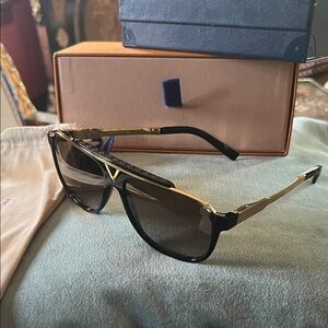 LOUIS VUITTON MASCOT BLACK